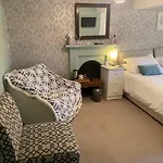 Talbot House And Tearoom 3* 페이틀리브리지