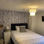 Talbot House And Tearoom 3*