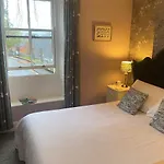 Talbot House And Tearoom Nocleg ze śniadaniem 3*
