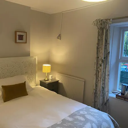 לינה וארוחת בוקר Talbot House And Tearoom