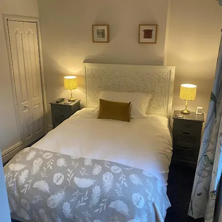 לינה וארוחת בוקר Talbot House And Tearoom 3*