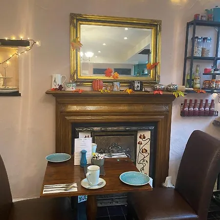 Talbot House And Tearoom Panzió