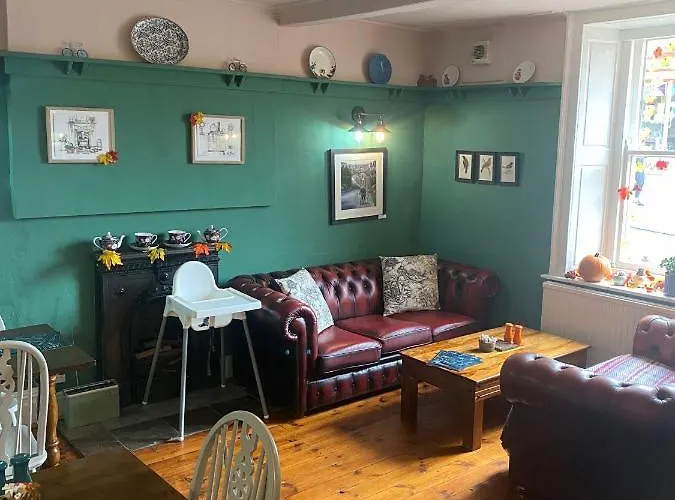 Bed & Breakfast Talbot House And Tearoom